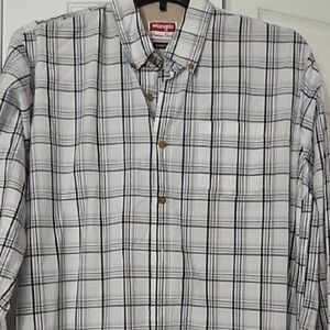 Wrangler Men's Black and White Plaid Button Down Shirt